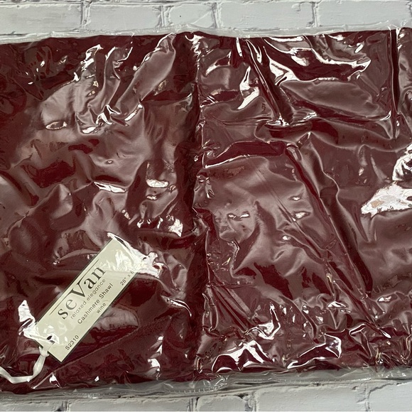 NWT SeVan Cashmere Shawl/scarf - Picture 4 of 4